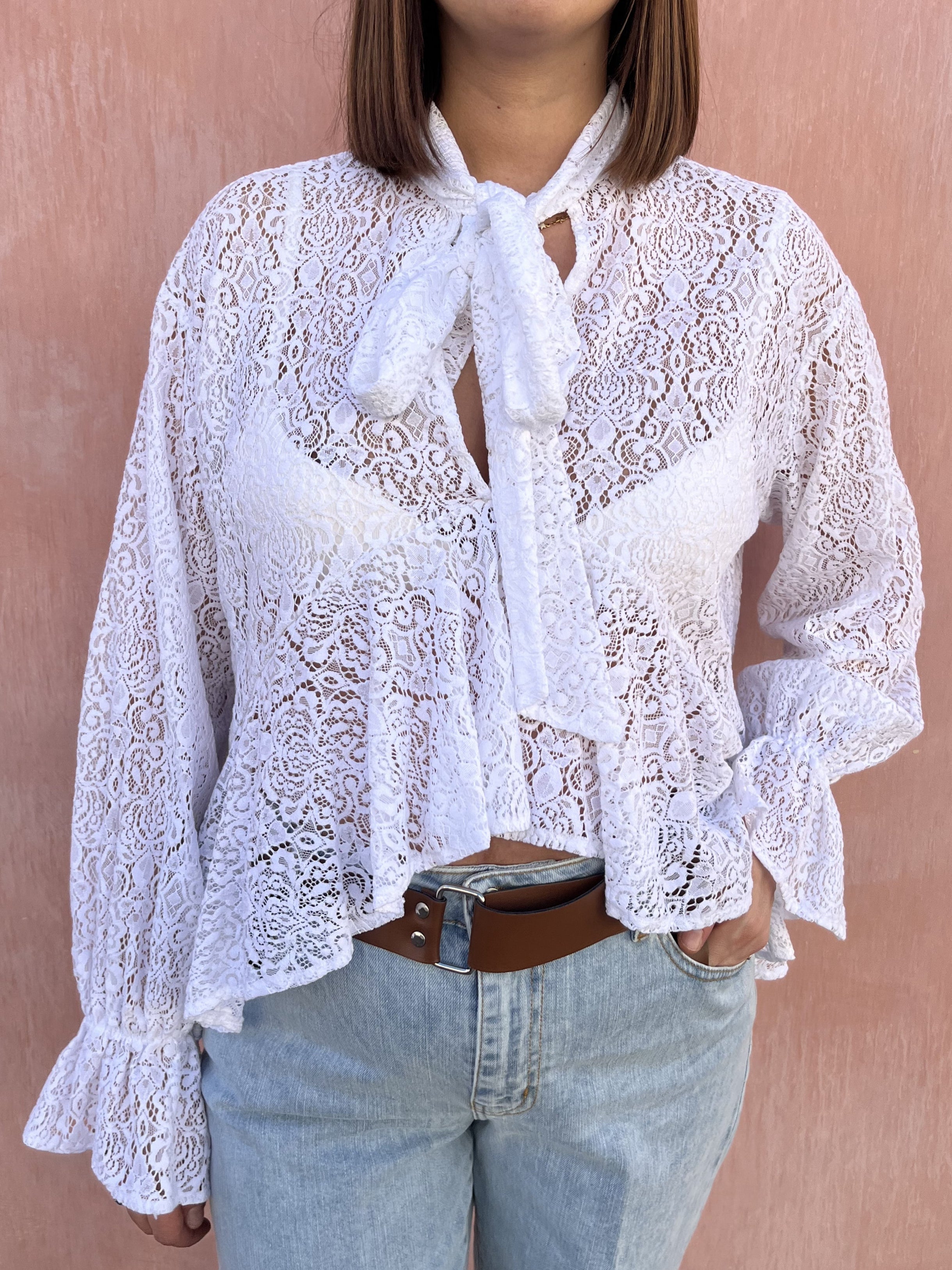 CAMICIA IN PIZZO E FIOCCO