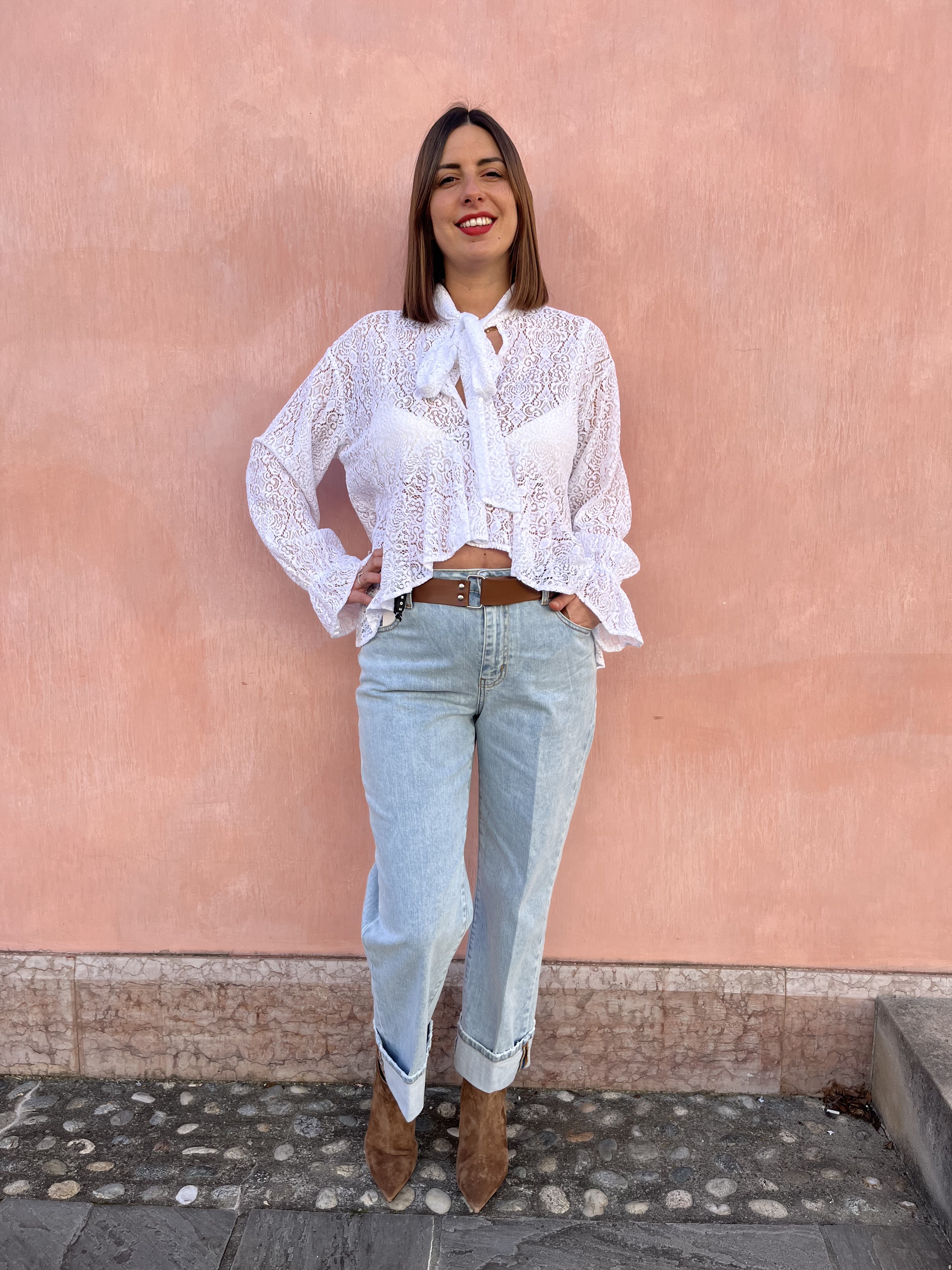 CAMICIA IN PIZZO E FIOCCO