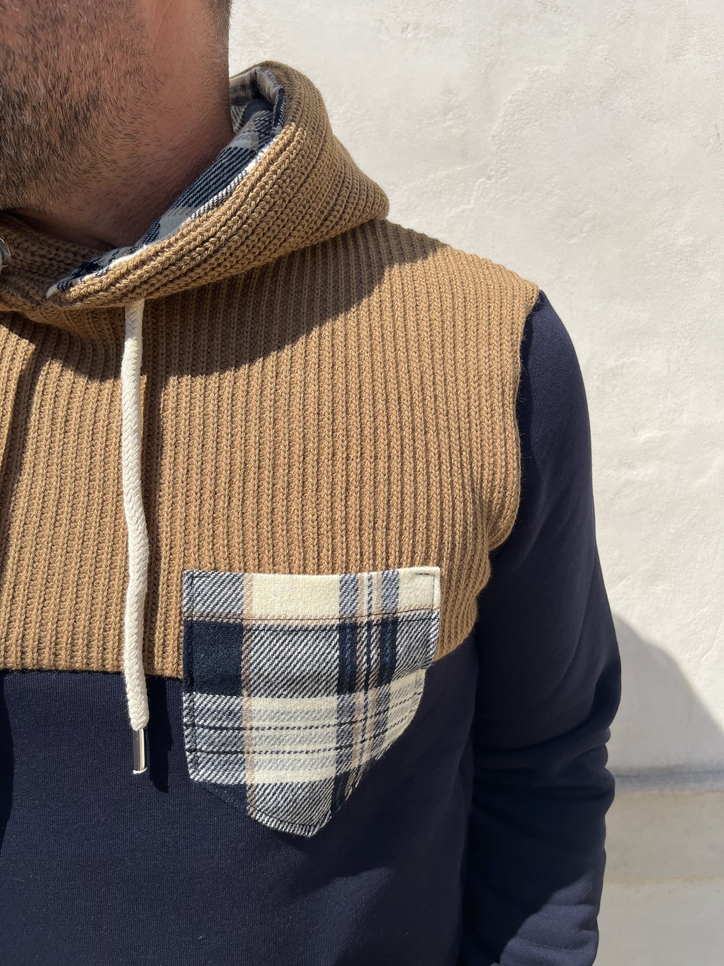 FELPA CON CAPPUCCIO BICOLOR BLU/CAMMELLO