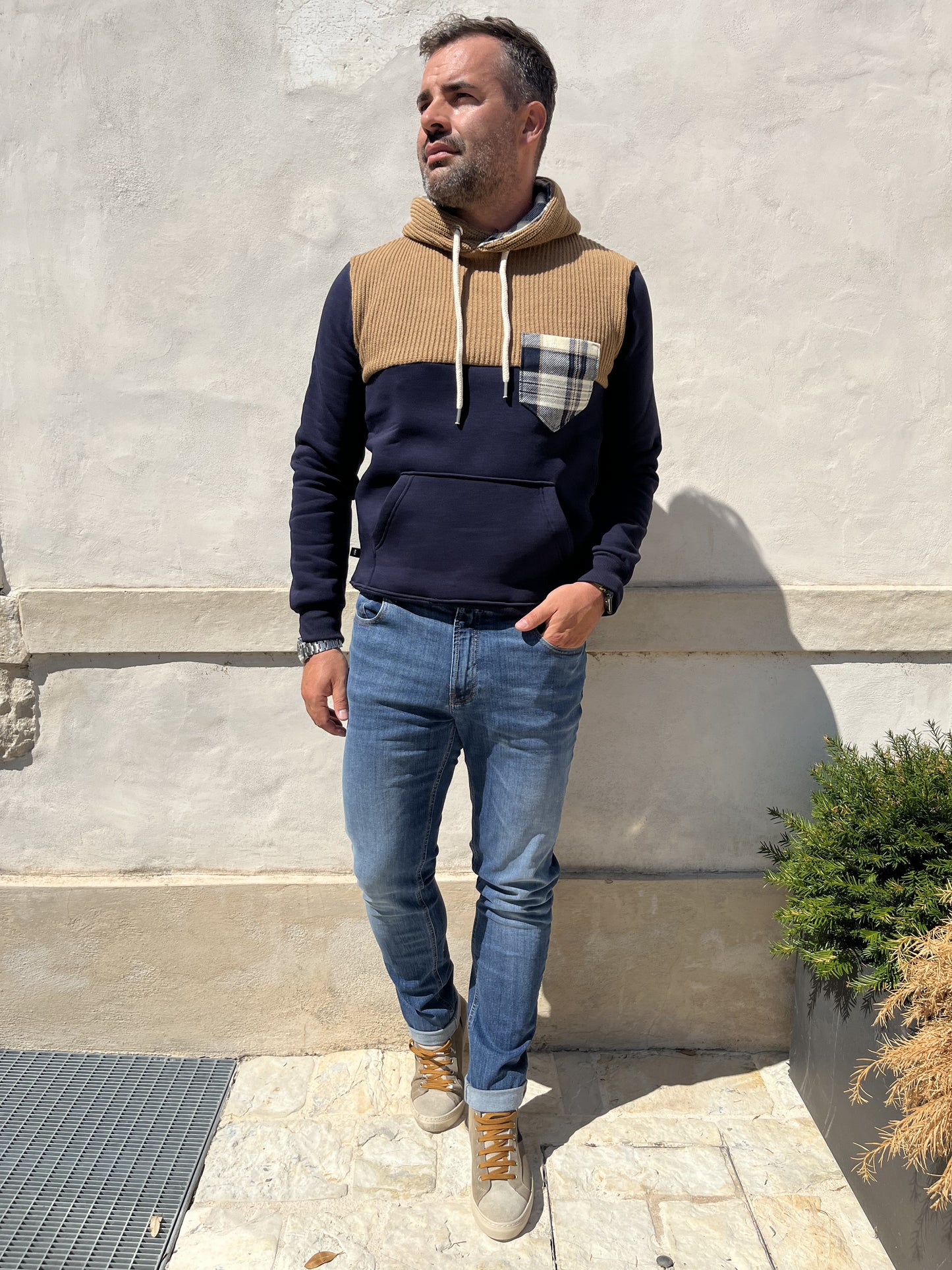 FELPA CON CAPPUCCIO BICOLOR BLU/CAMMELLO