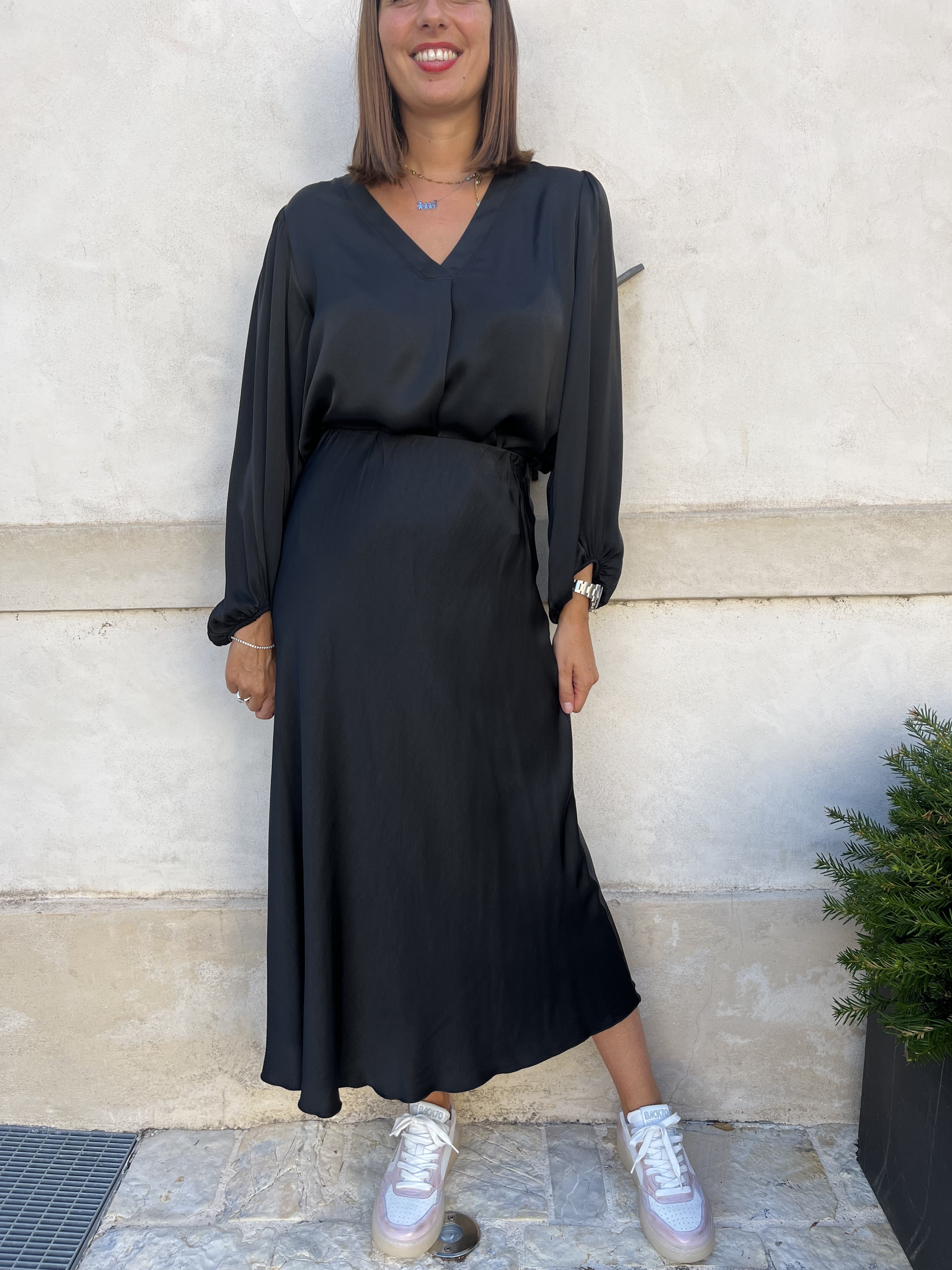 BLUSA IN VISCOSA SCOLLO V