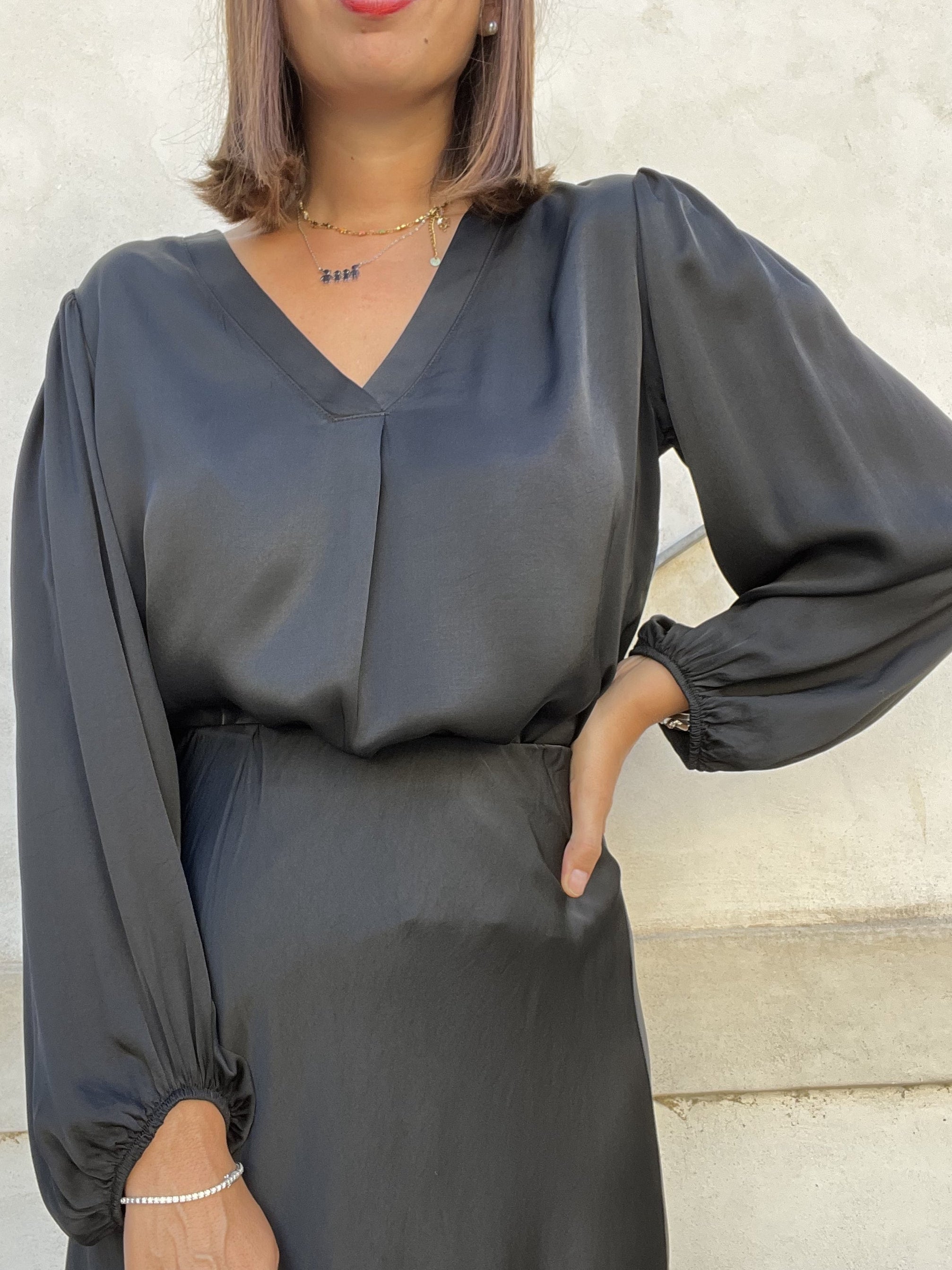 BLUSA IN VISCOSA SCOLLO V