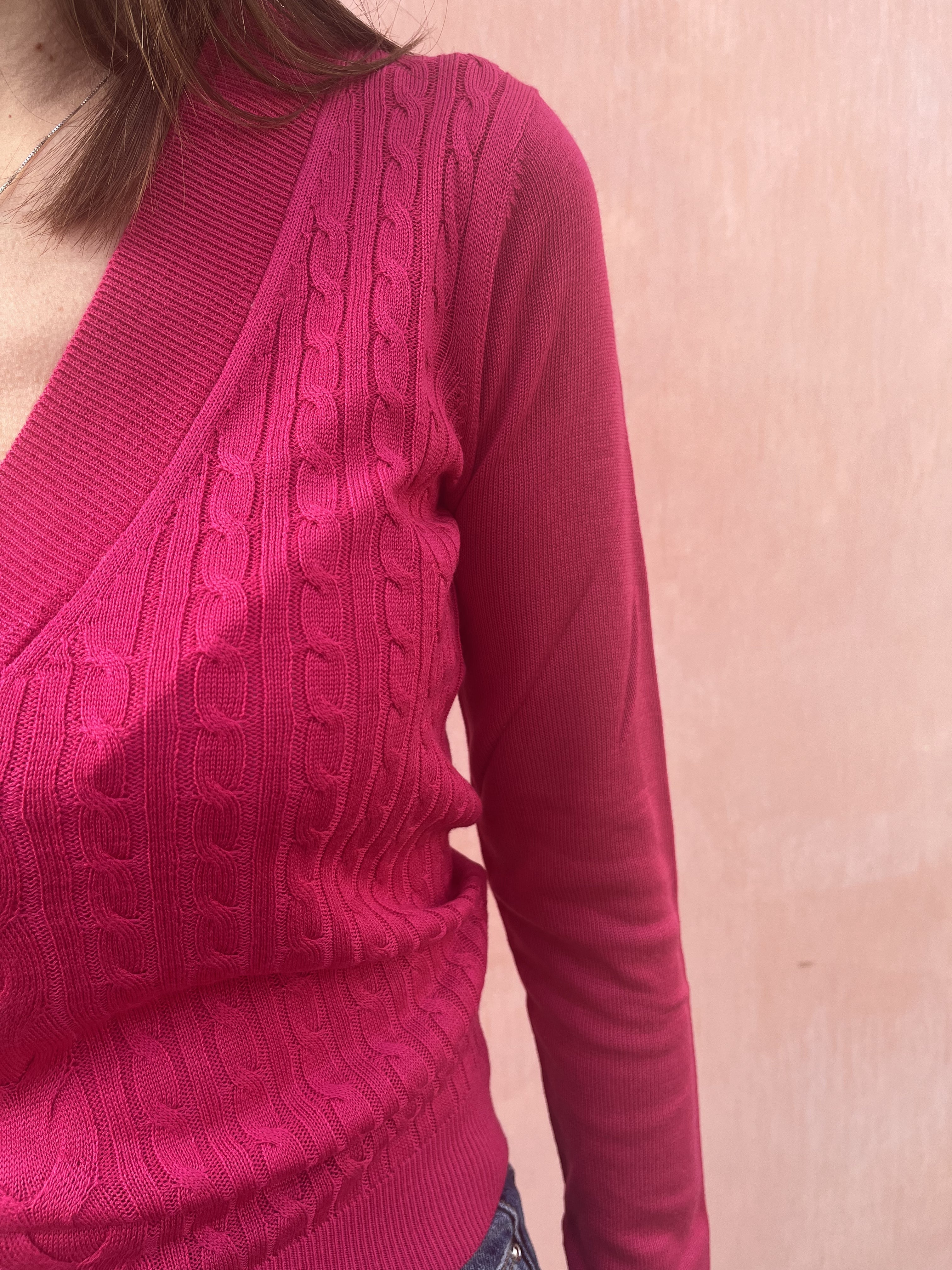 MAGLIONE SCOLLO A V TRECCIA