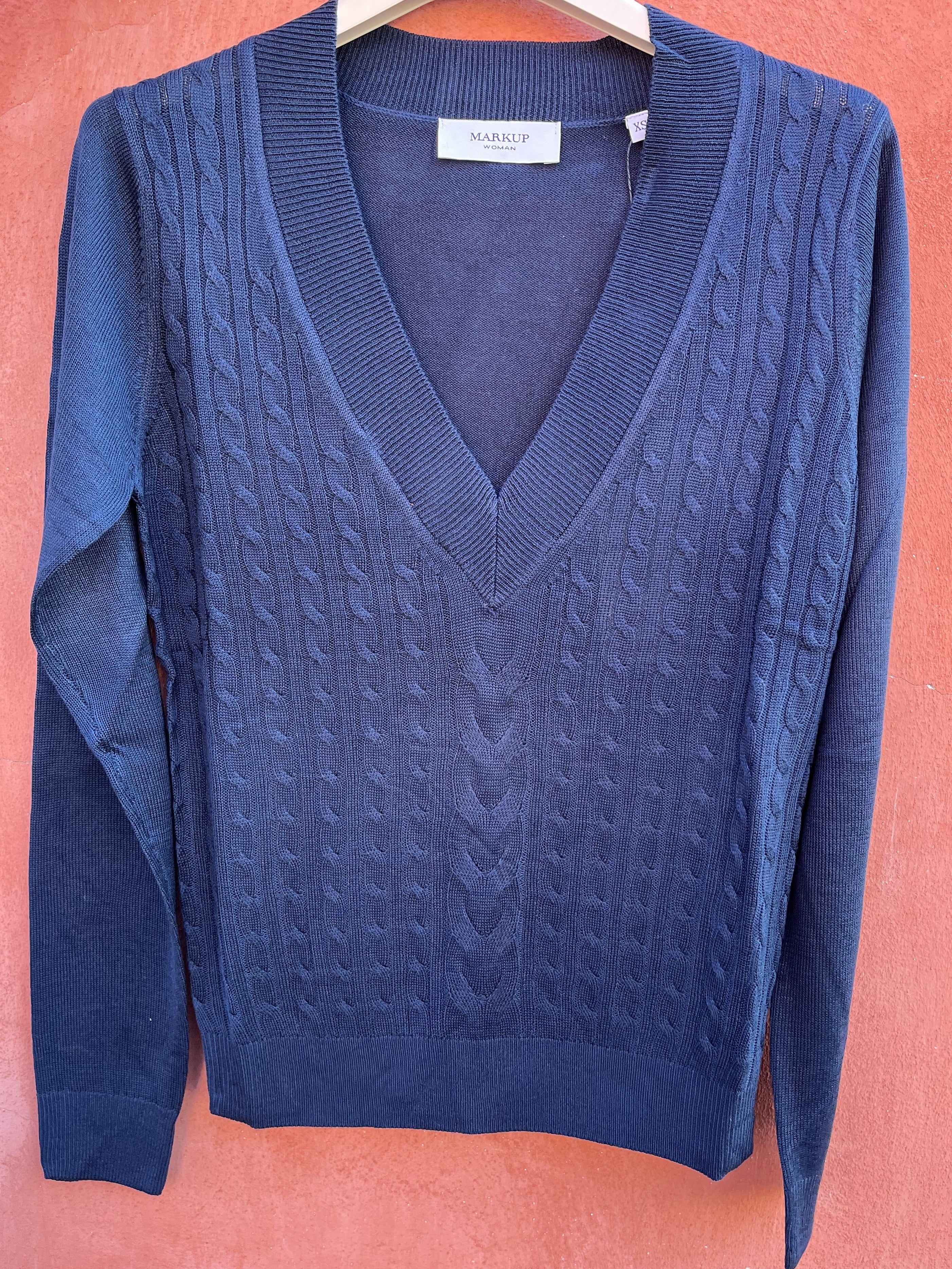 MAGLIONE SCOLLO A V TRECCIA