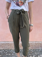 PANTALONE CON PENCE EFFETTO SETA LAVATA