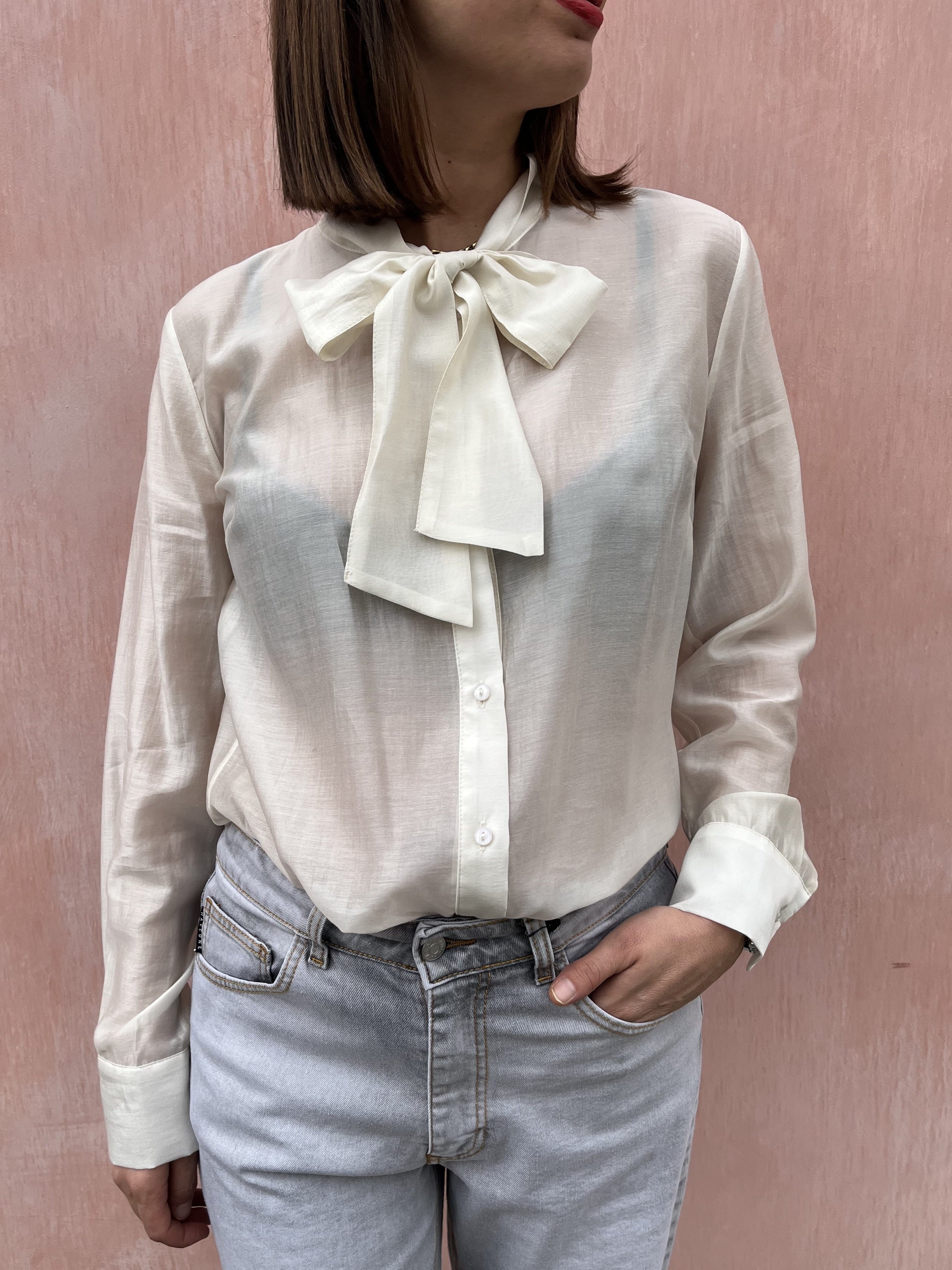 CAMICIA CON FIOCCO