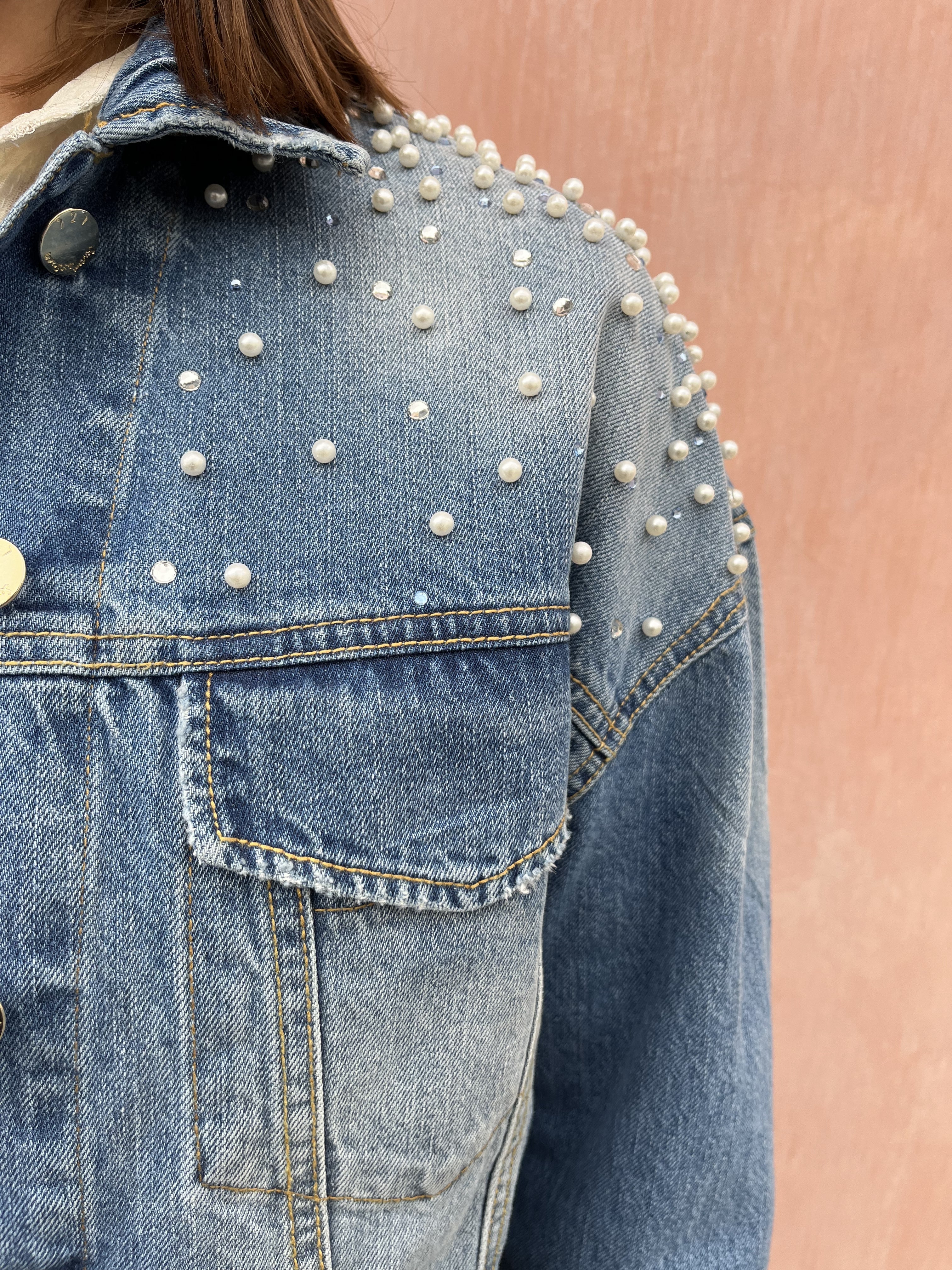 GIUBBINO IN JEANS PERLE E STRASS