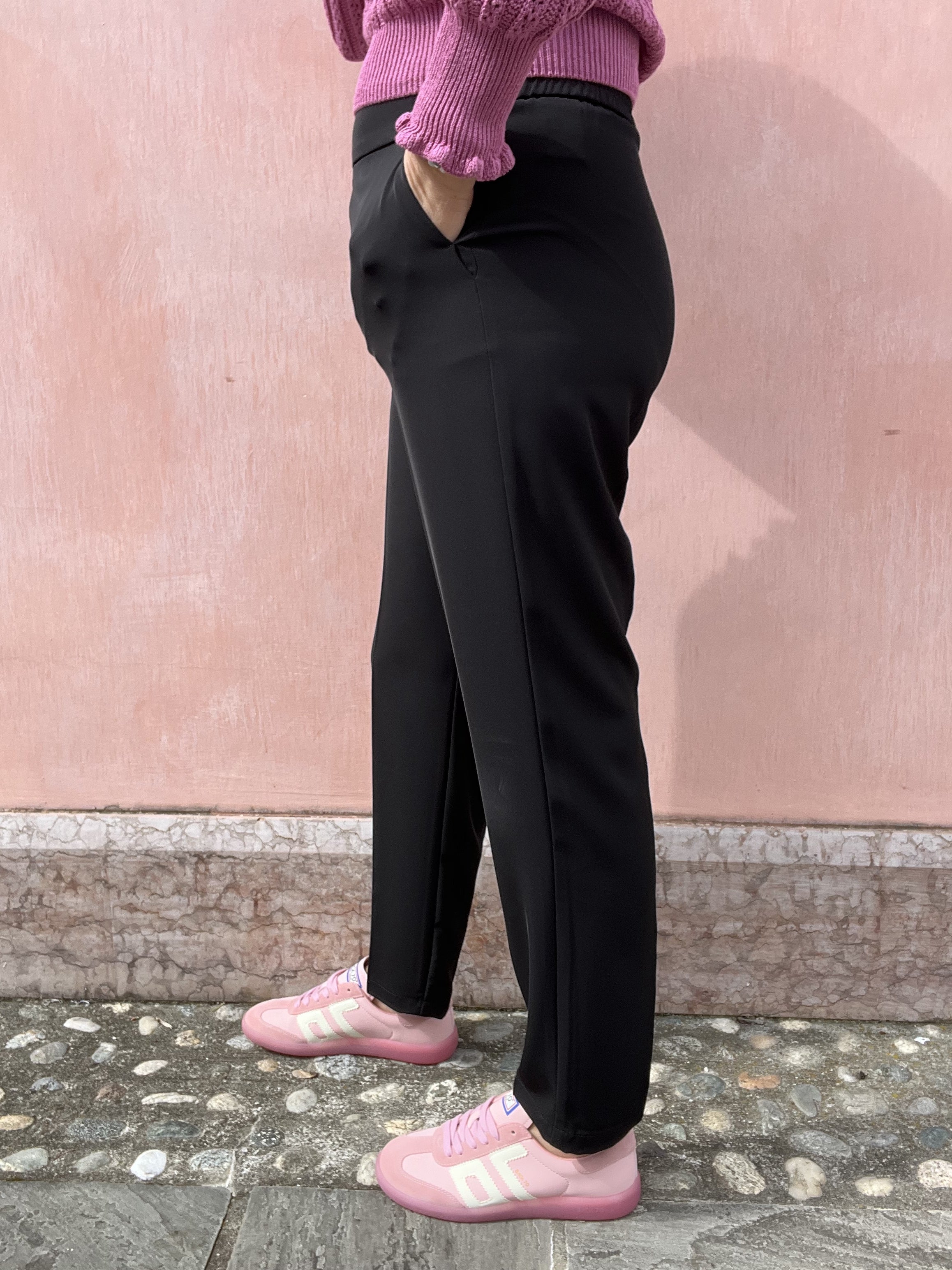 PANTALONE JOGGING IN TESSUTO FLUIDO