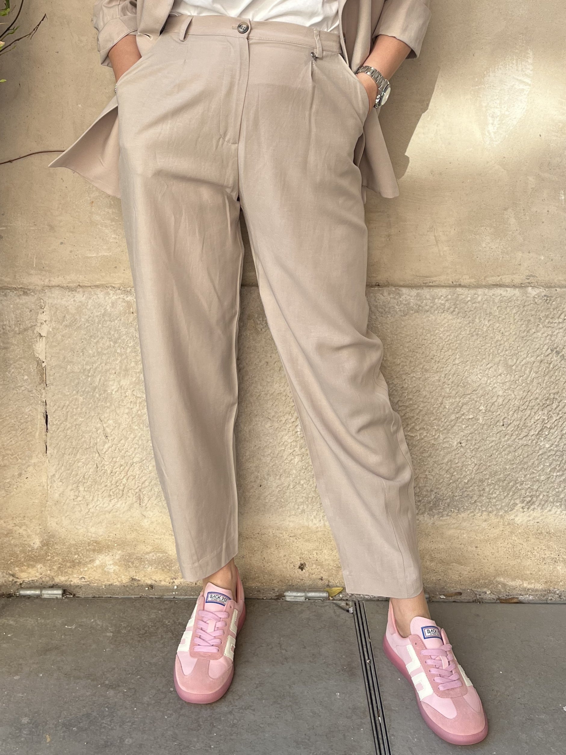 PANTALONE CARROT CON PENCE
