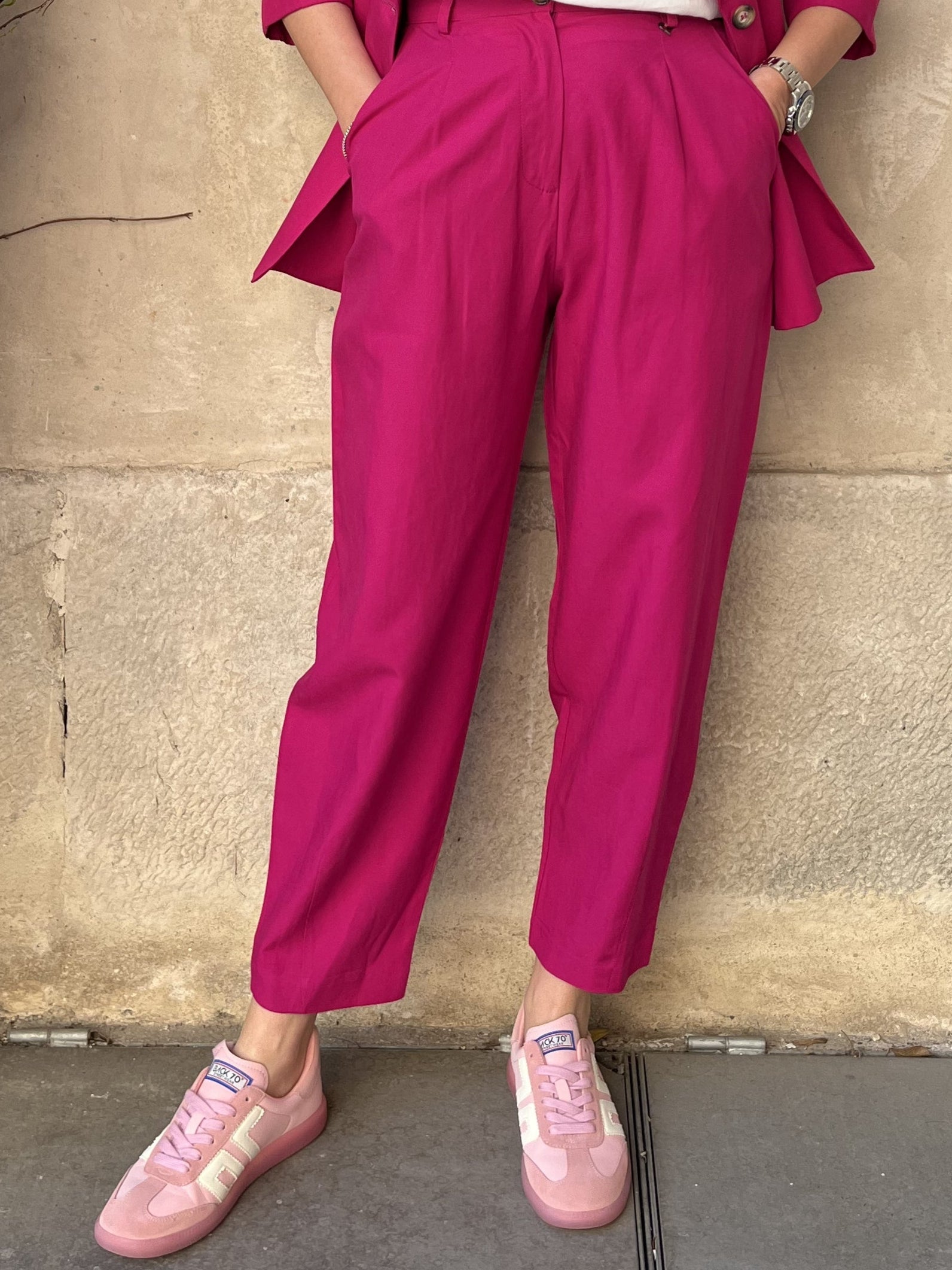 PANTALONE CARROT CON PENCE