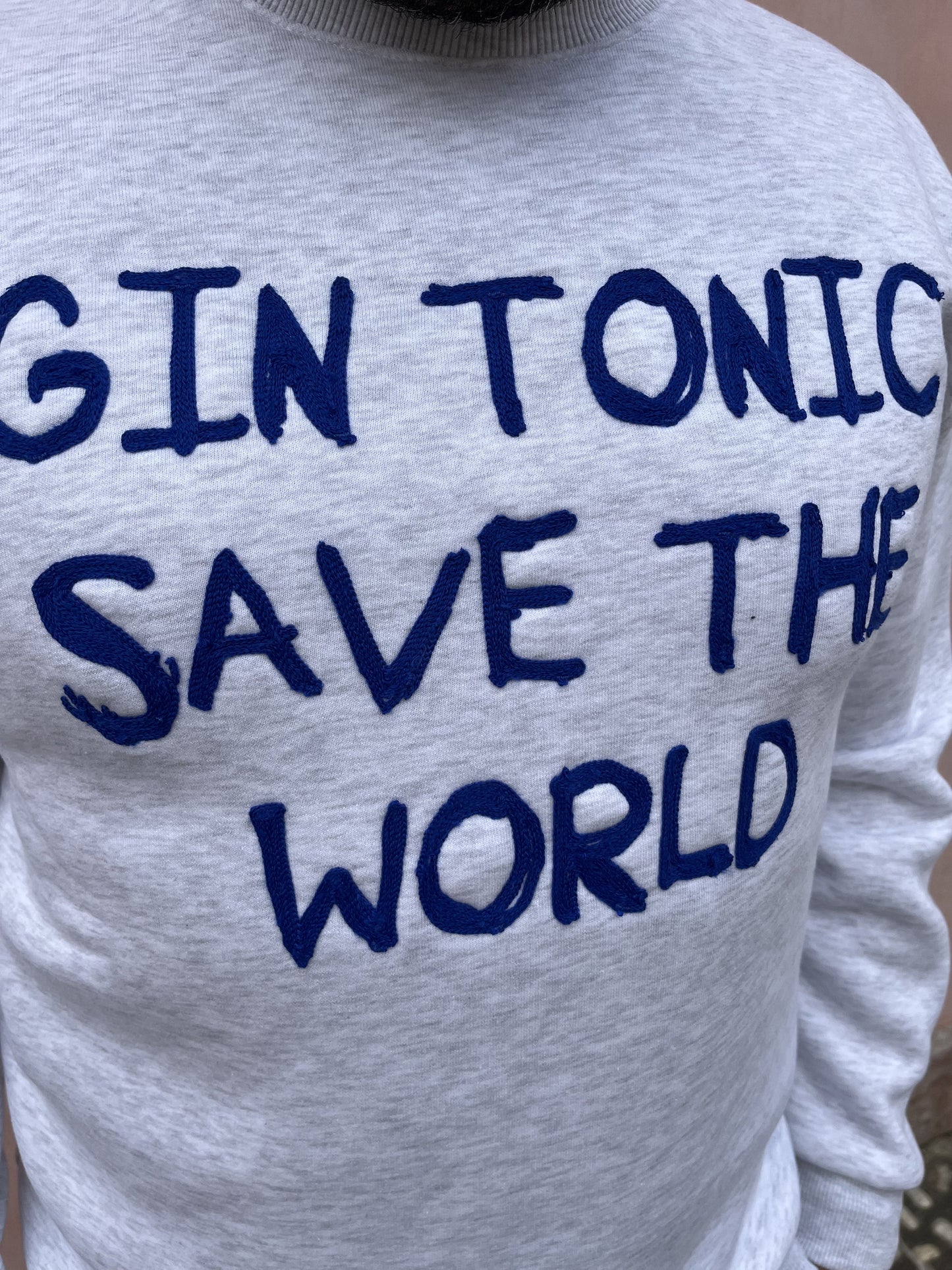 FELPA GARZATA "GIN TONIC SAVE THE WORD"