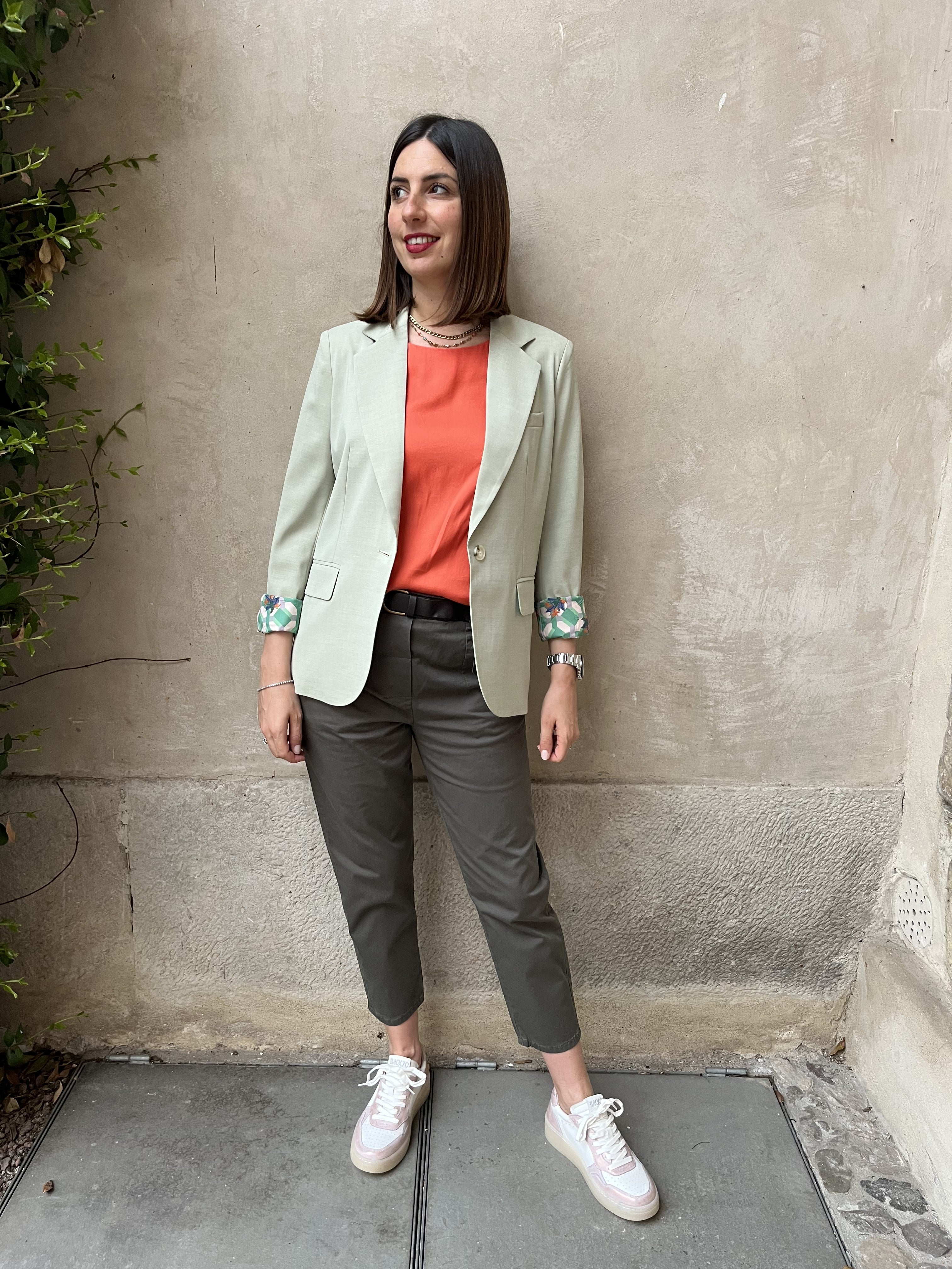PANTALONE CARROT CON ELASTICO IN VITA