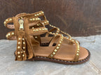 SANDALO IN PELLE BORCHIATO