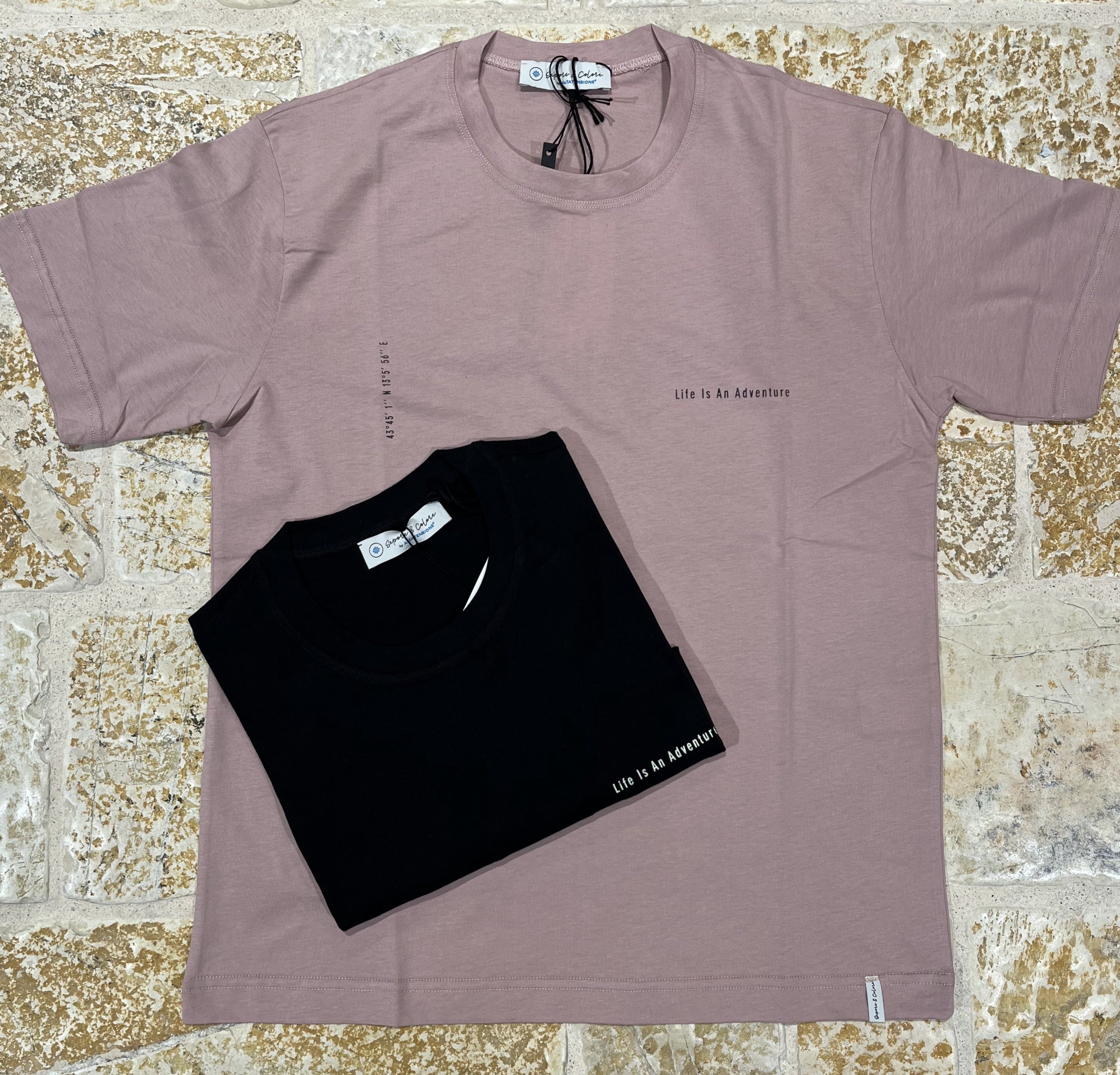 TSHIRT "LIFE IS AN ADVENTURE"