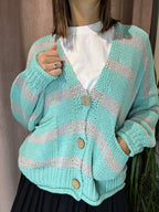 CARDIGAN OVER A RIGHE