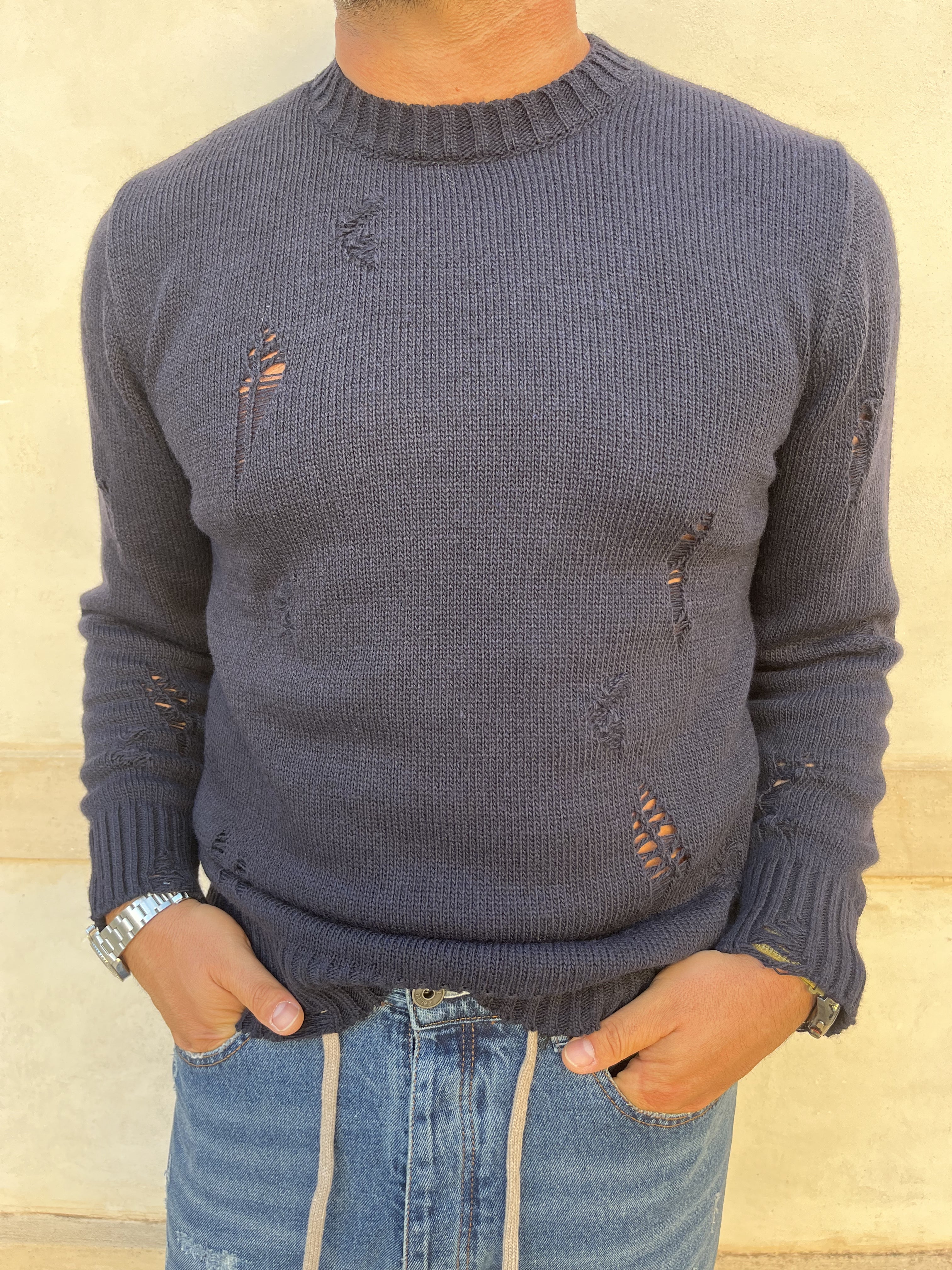 MAGLIONE CON ROTTURE