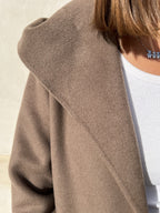 CAPPOTTO SCIALLATO CON CINTURA