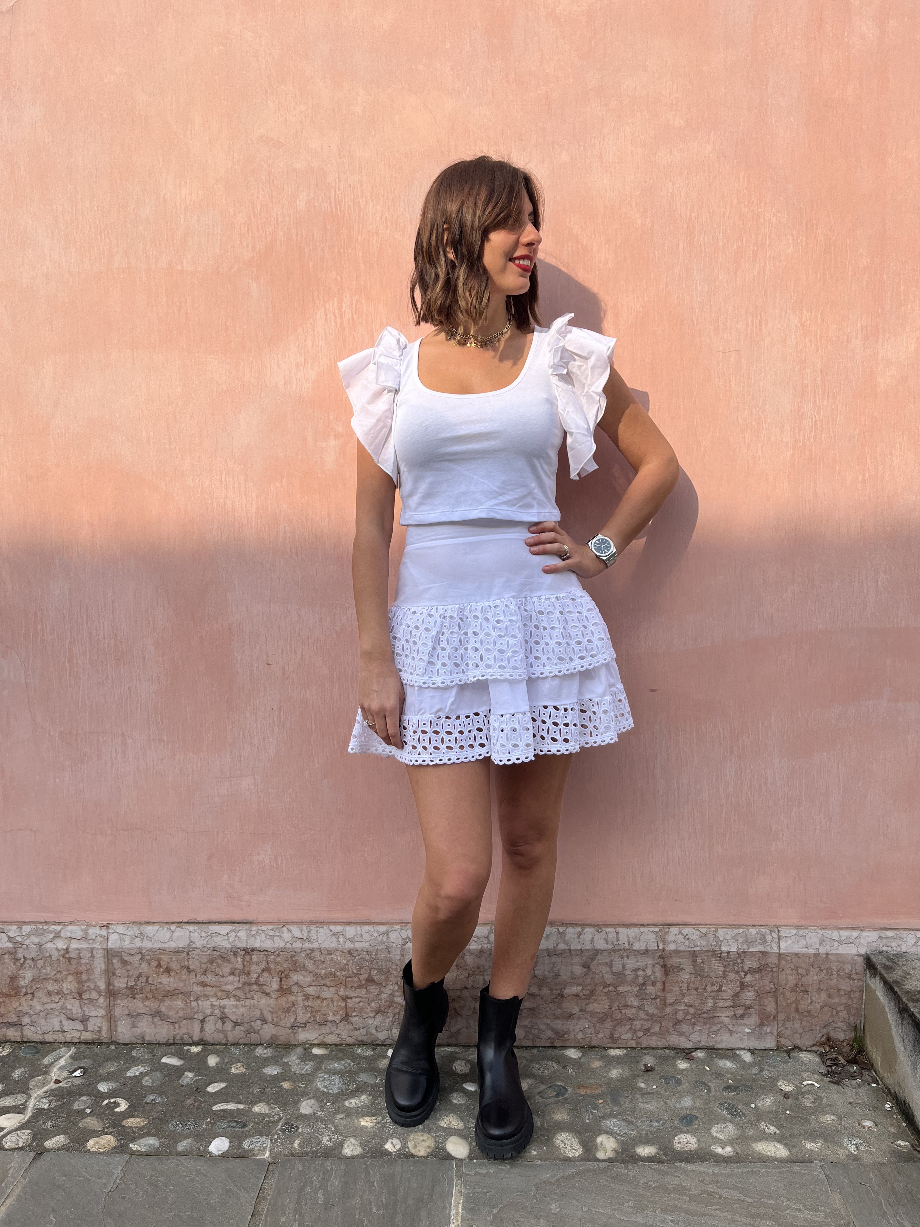 CROP TSHIRT CON ROUCHES