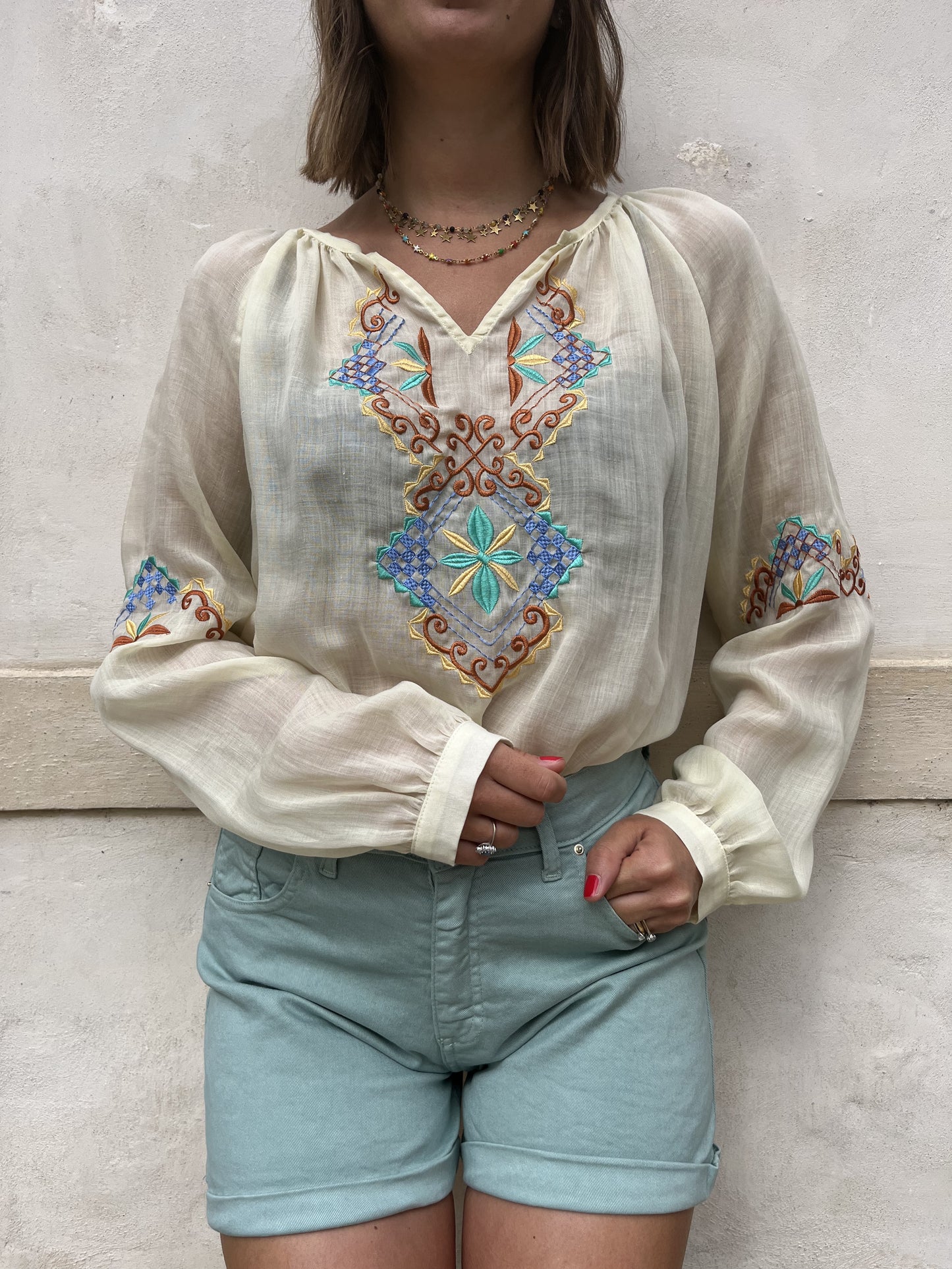 BLUSA IN RAMIE' CON RICAMO