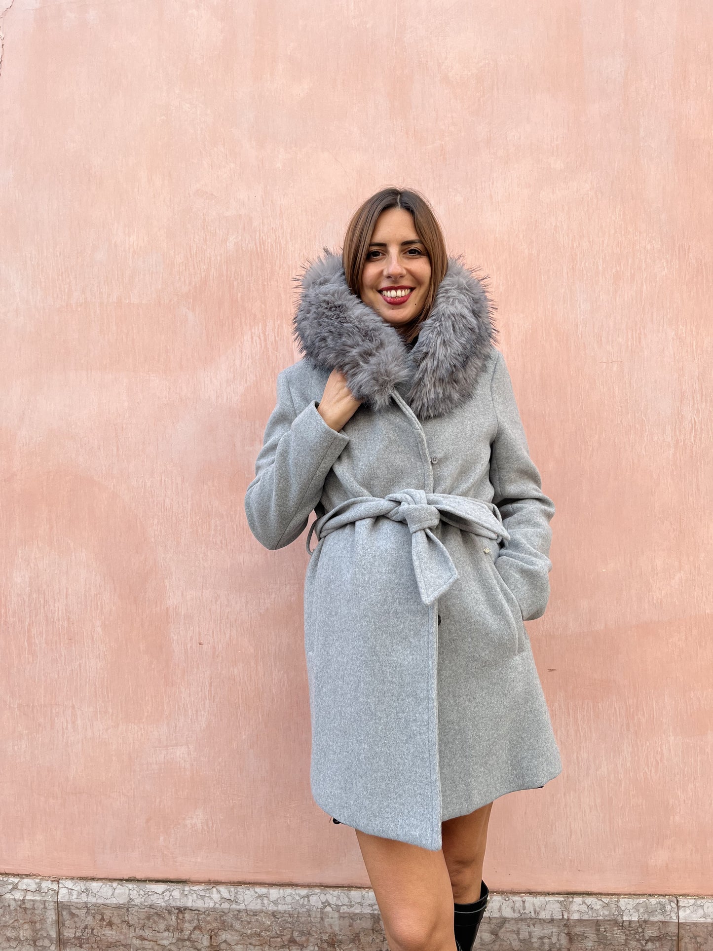 CAPPOTTO CON CAPPUCCIO E PELLICCIA