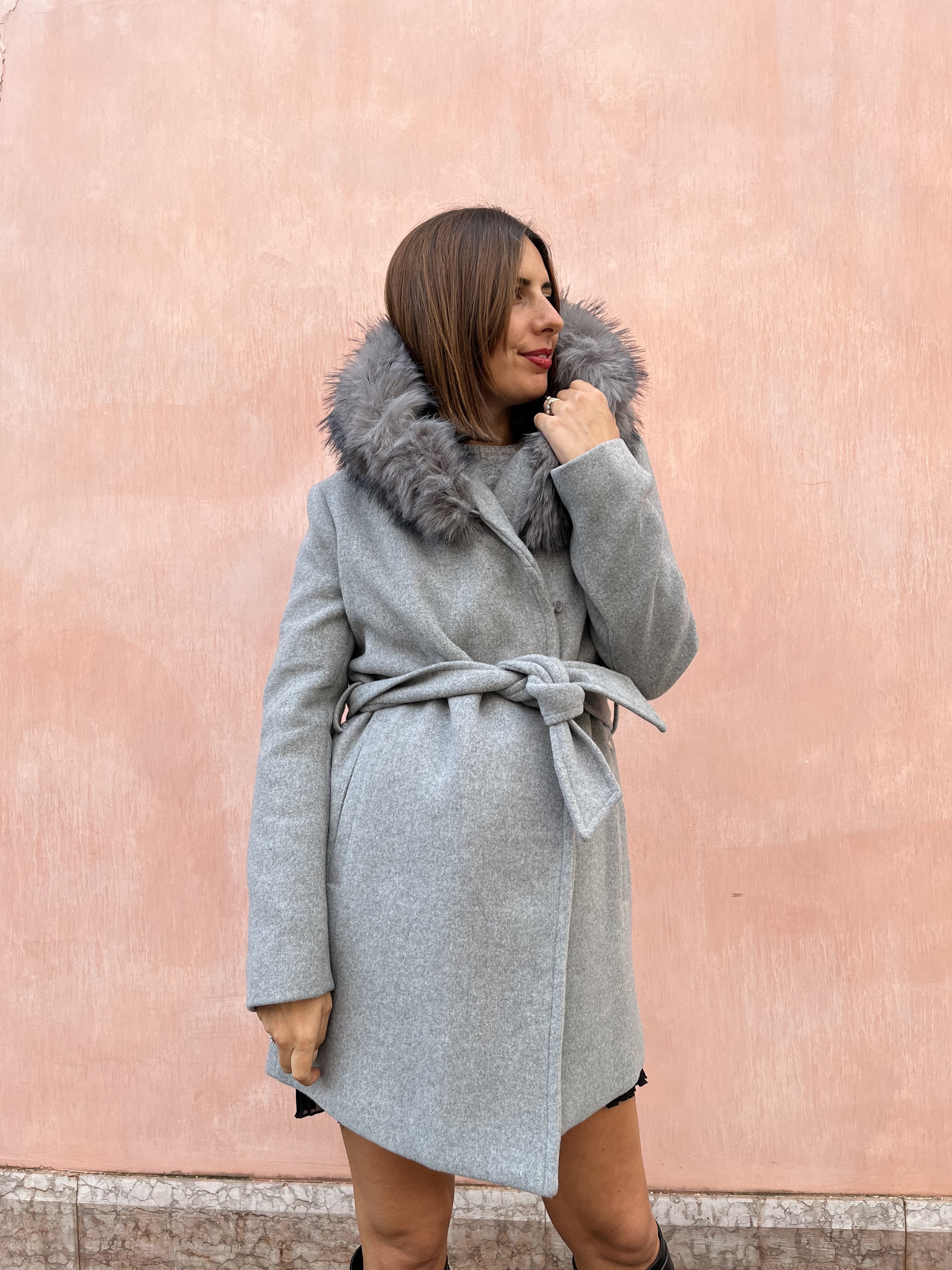 CAPPOTTO CON CAPPUCCIO E PELLICCIA