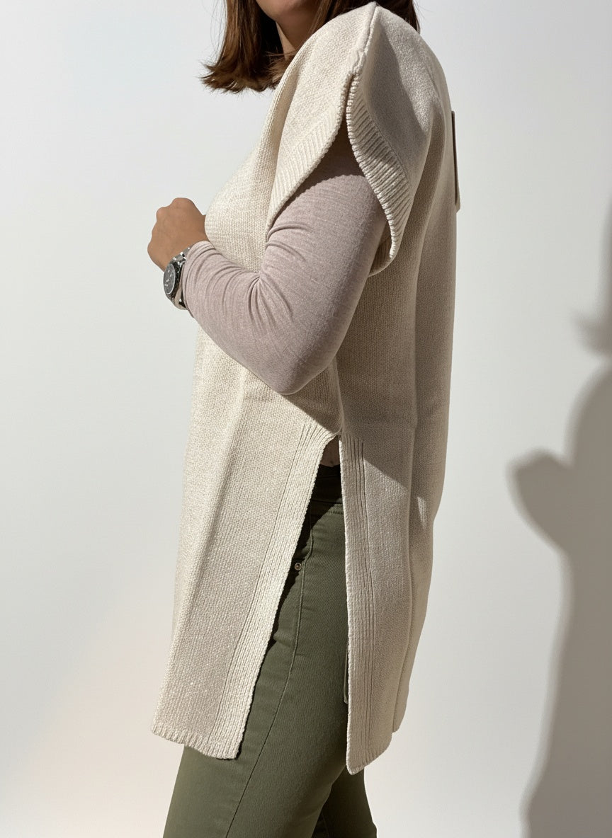MAGLIA SMANICATA CON SPACCHI